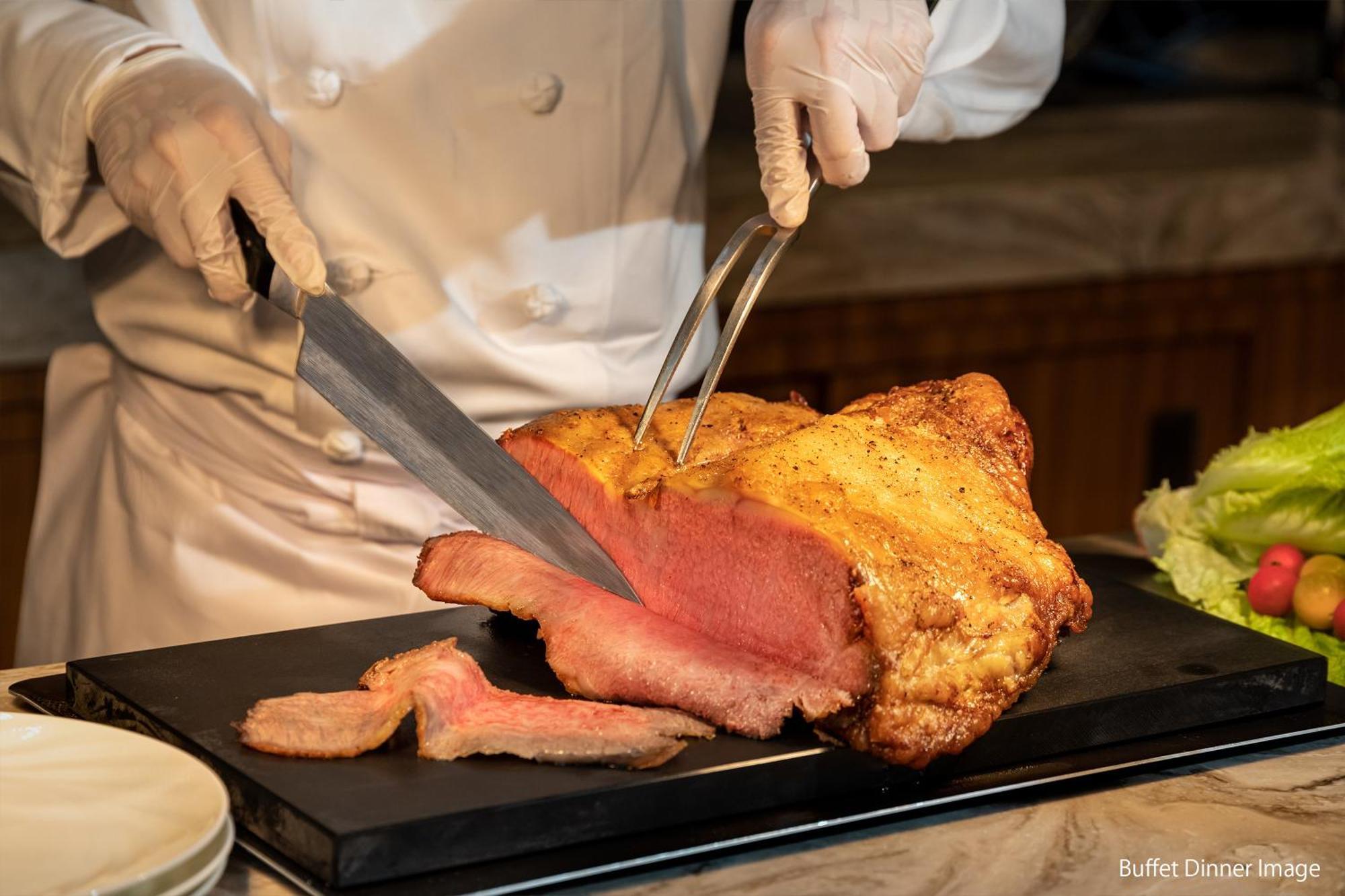 Hida Takayama Onsen Takayama Green Hotel Keio Group Hotels Экстерьер фото A chef carving a roast