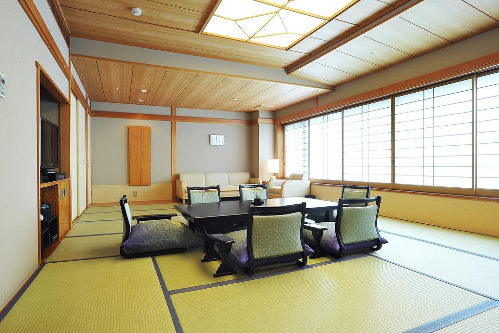 Hida Takayama Onsen Takayama Green Hotel Keio Group Hotels Экстерьер фото A traditional Japanese room